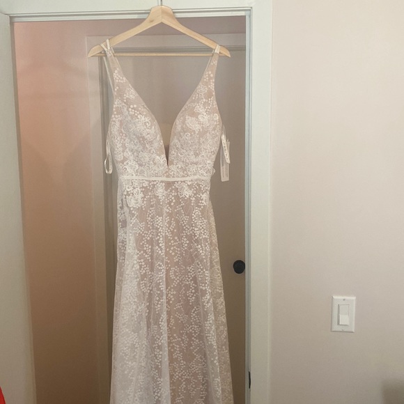 Wedding Dress (new) - Picture 4 of 6